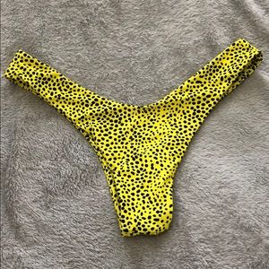 Cheeky bikini bottoms